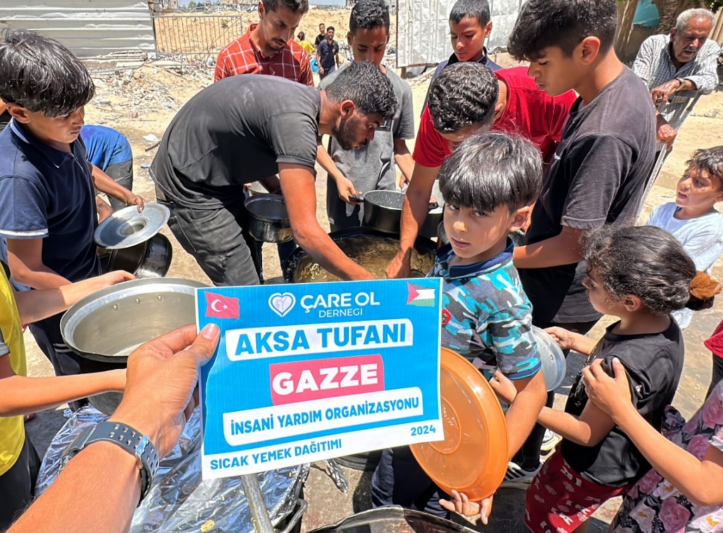 Gazze'ye Acil Yardım Götürüyoruz