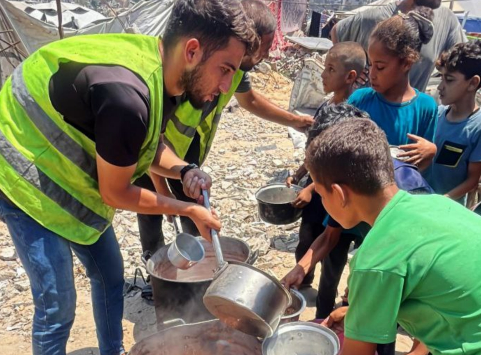 Mevlid Güneşi Gazze'de Doğdu